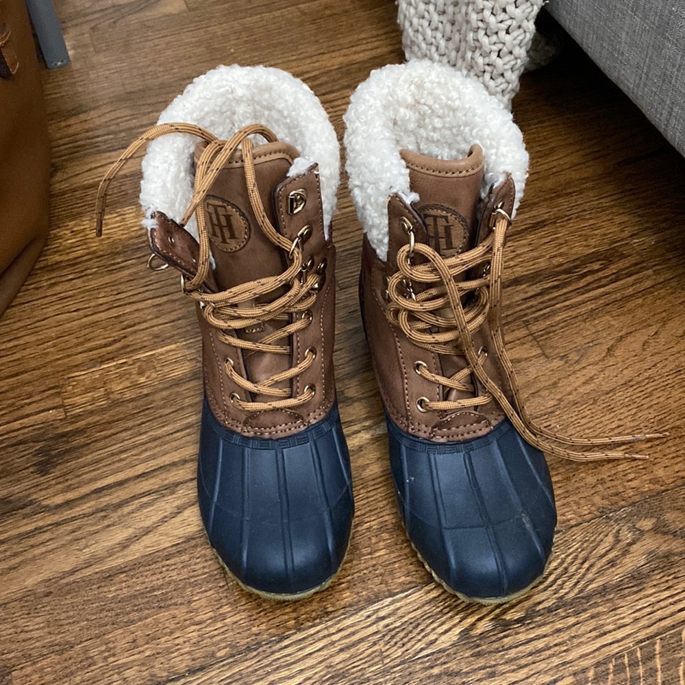 Tommy Hilfiger Women's Rainah2 Snow Boot